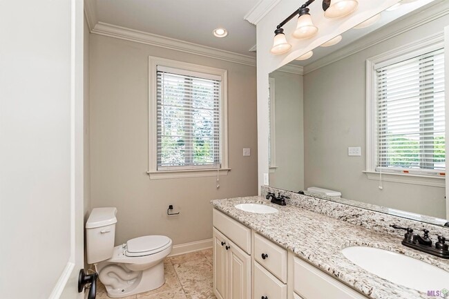 Building Photo - 7402 Elderberry Ave