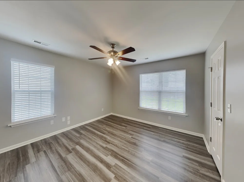 Building Photo - 1304 Crandon Dr
