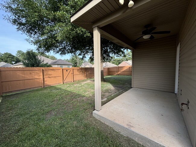 Building Photo - 408 Oak Branch Dr