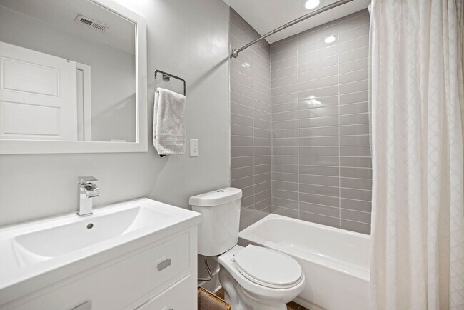 Building Photo - Totally Awesome in Trinidad! 3 bed + 2.5 BA on 2 levels