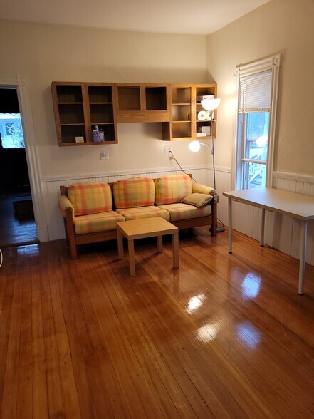 Building Photo - 24 Park Ave