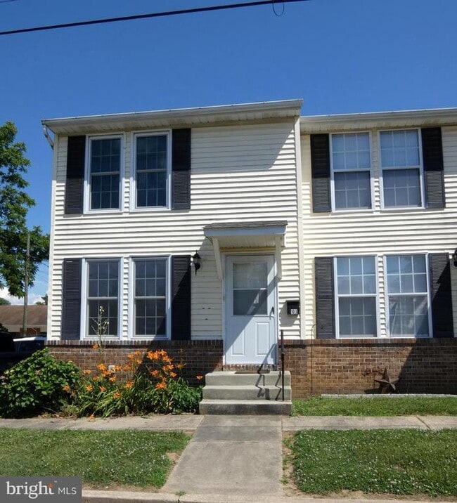 Building Photo - 103 S Lynchburg St