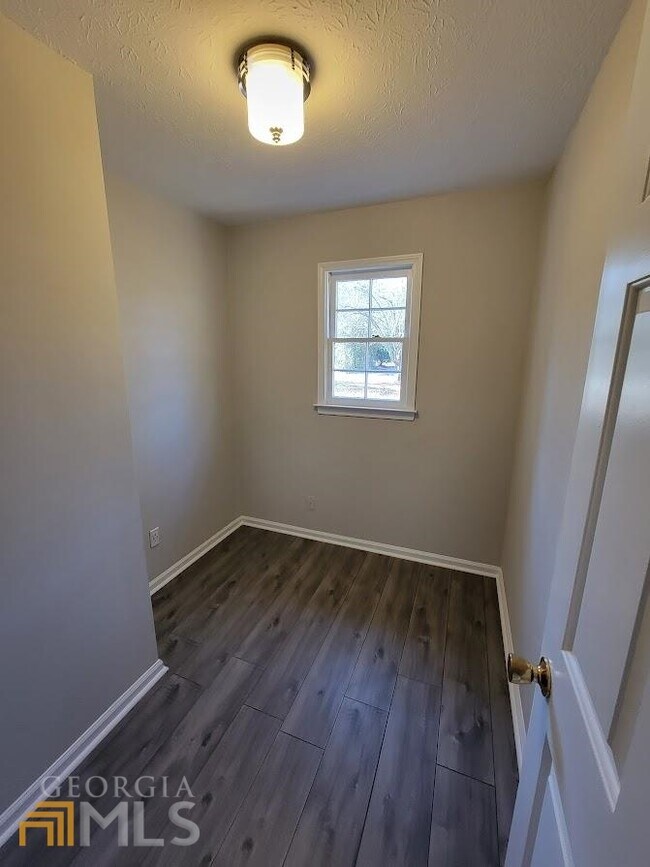 Building Photo - 25 Elberta Dr