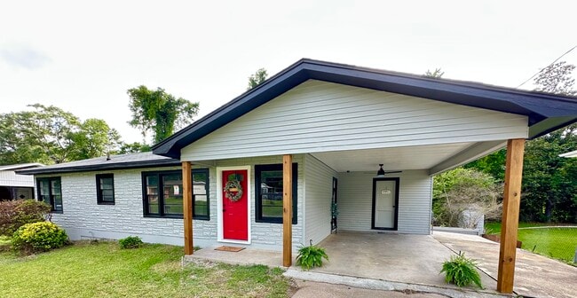 Building Photo - 1427 48th Ave