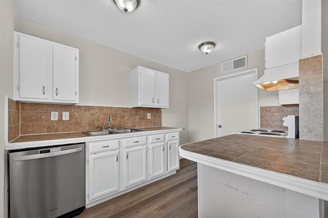 Building Photo - 517 Willow Oak Dr