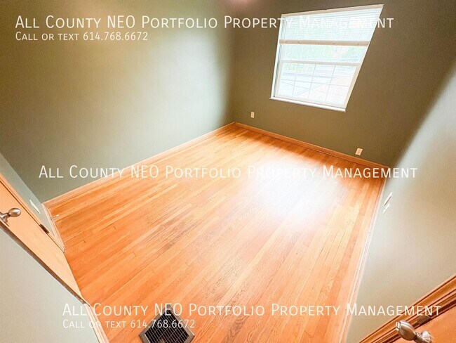 Building Photo - 2139 Ridgeview Rd
