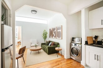 Building Photo - 444 W 48th St