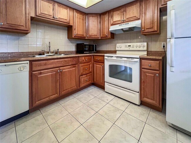 Building Photo - 3500 S Beneva Rd