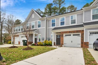 Building Photo - Fully Furnished 3 Bedroom 2.5 Bath Townhome in Williamsburg!