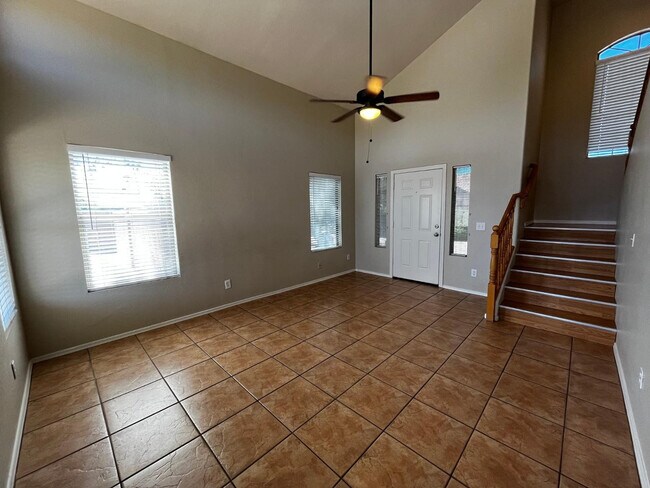 Building Photo - 8802 E University Dr