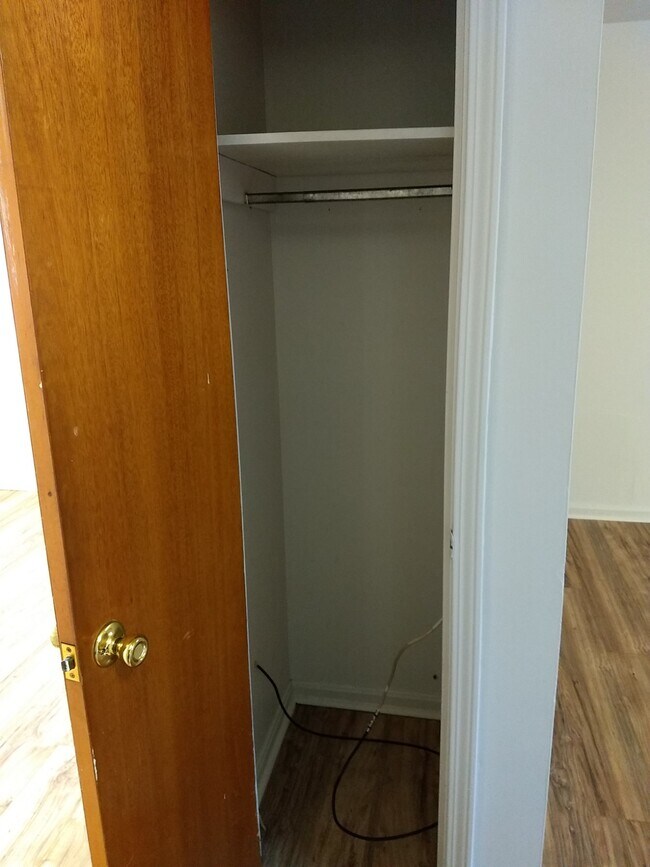 Building Photo - 4801 Saddlebrook Ln