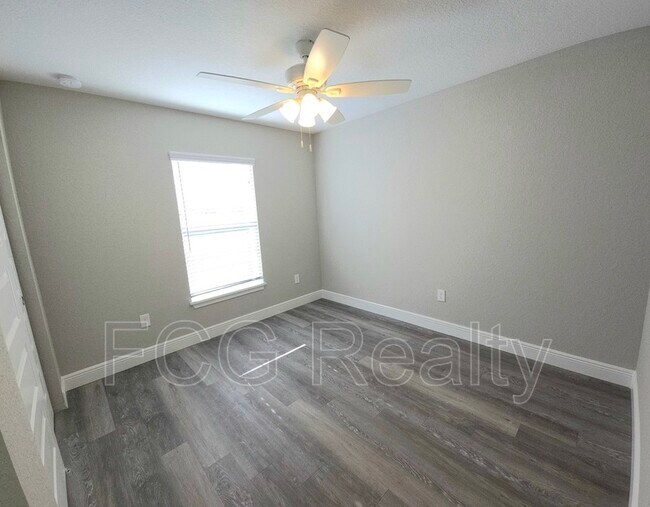 Building Photo - 57 Locust Run Dr