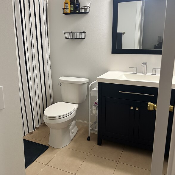 Building Photo - 1431 Thistledown Dr