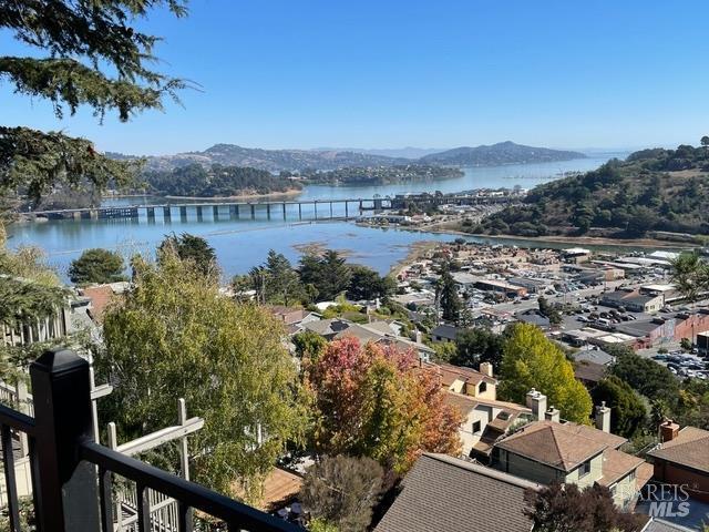 Building Photo - 201 Cleveland Ct