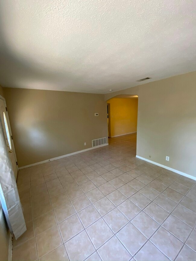 Building Photo - 401 Philco Dr