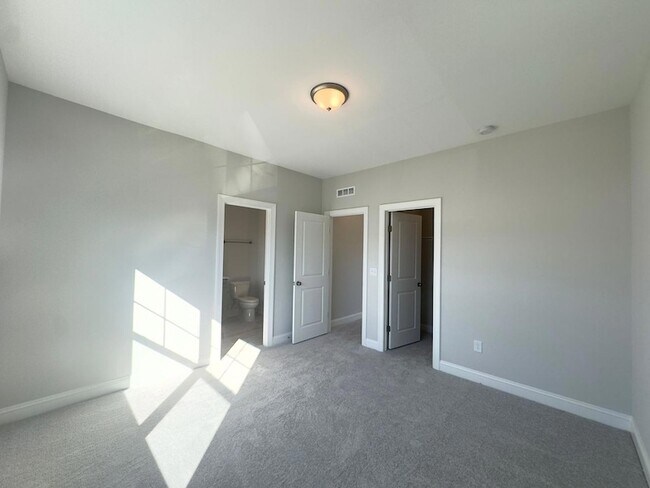 Building Photo - 245 Canyon Gap Wy