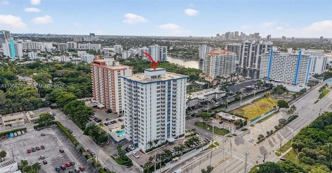 Building Photo - 3000 E Sunrise Blvd