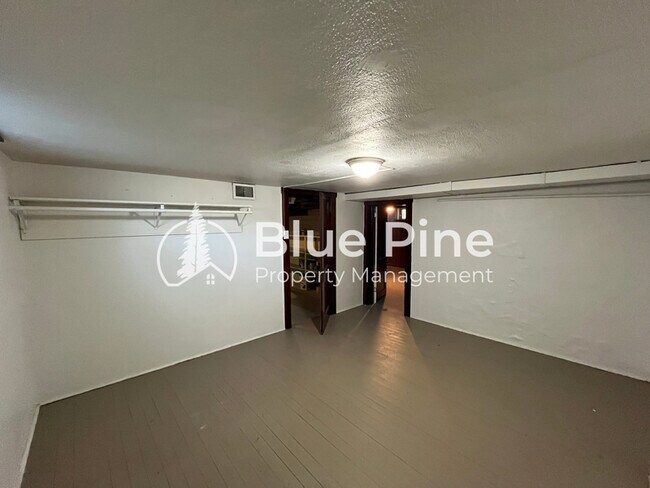 Building Photo - 542 K St
