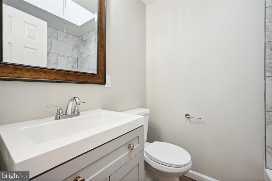 Building Photo - 137 E Laughead Ave