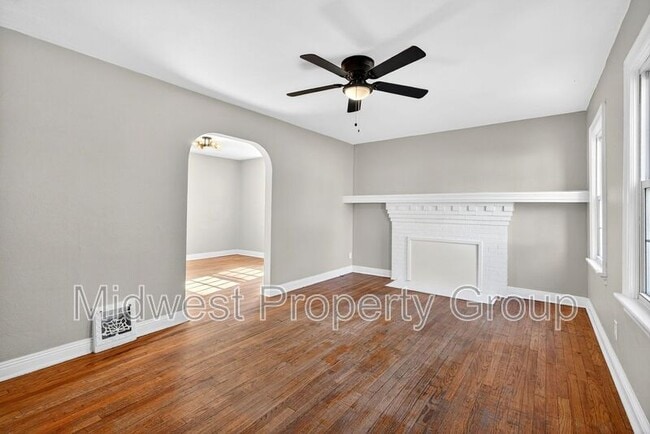 Building Photo - 46 N Harvey Ave