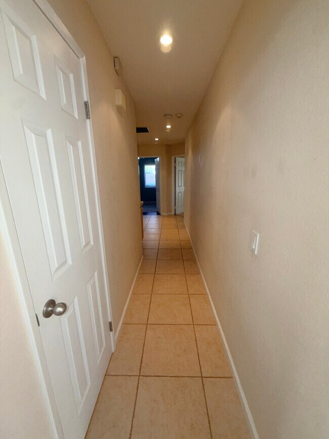 Building Photo - 3-Bedroom Home, Large Rear Yard! La Quinta, Long-term (1 Year) Rental