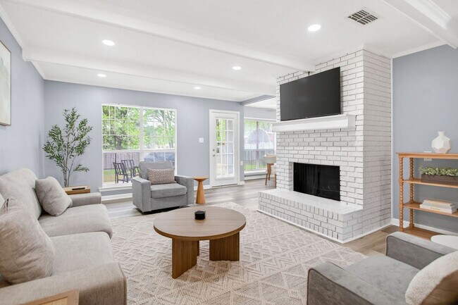 Building Photo - 2420 Haddington Rd