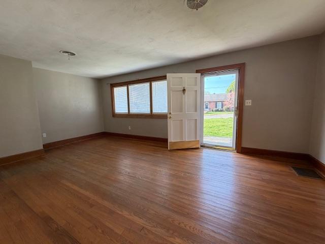 Building Photo - 145 Center St