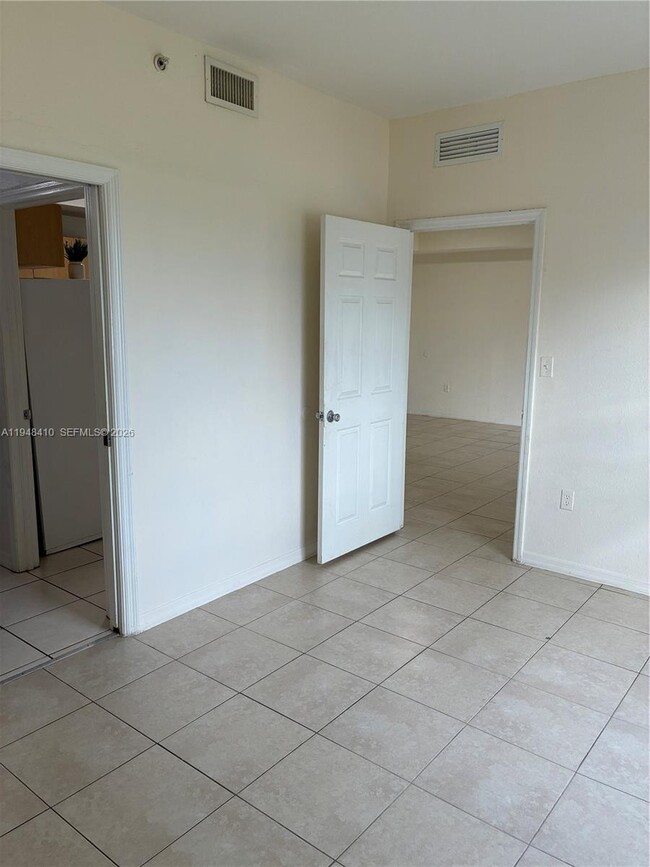 Building Photo - 7516 NE 1st Ave