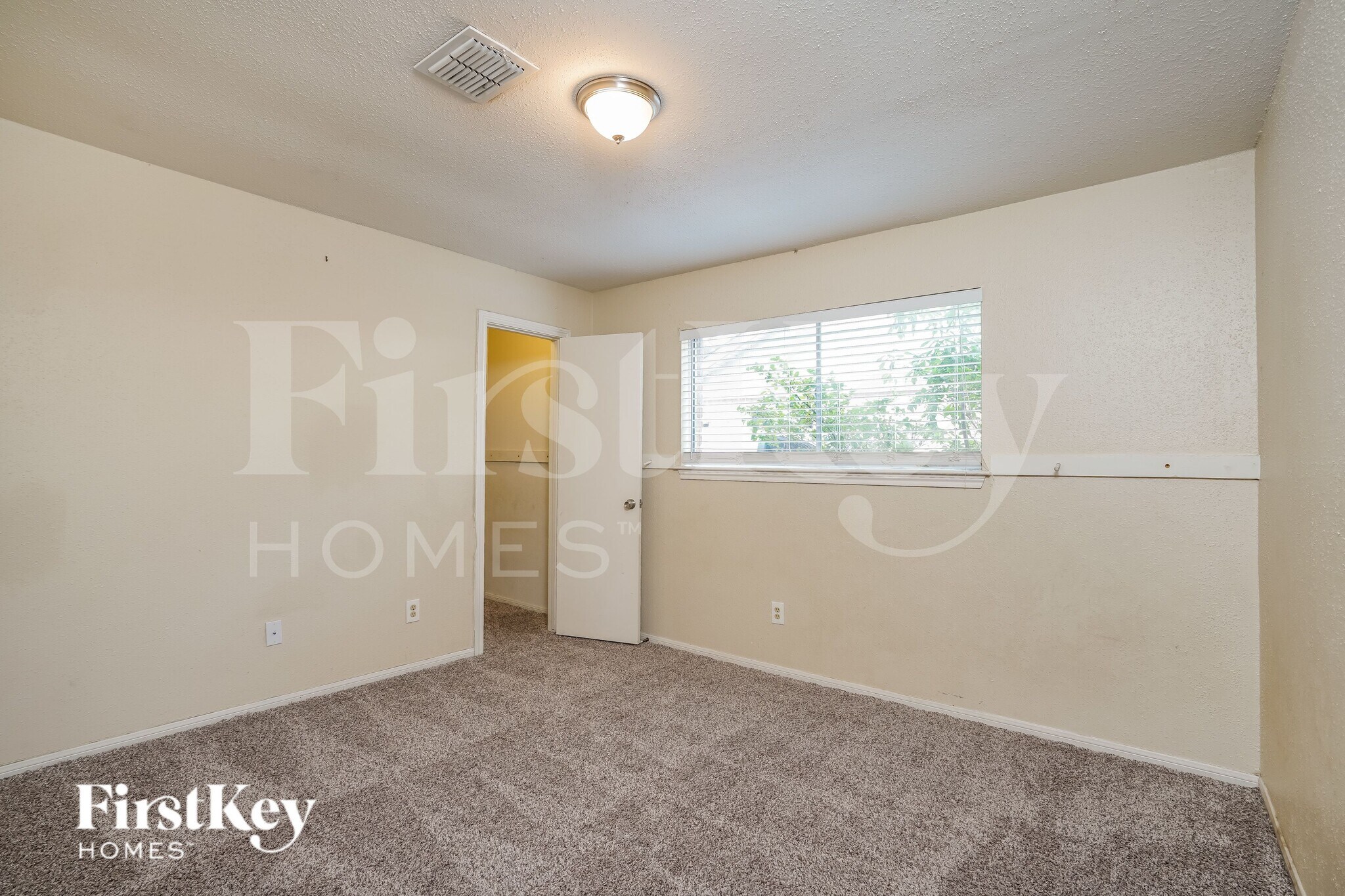 Building Photo - 23014 Whispering Willow Dr