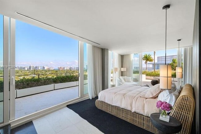 Building Photo - 4701 Meridian Ave