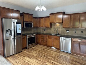 Building Photo - 223 NE 45th Ln