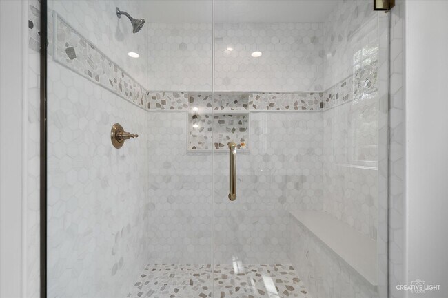 Building Photo - 2S920 Hickory Ln