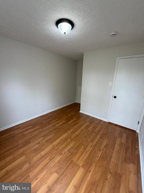 Building Photo - 133 Kenwood Dr