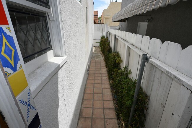Building Photo - Beautiful 2 Bed 2 Bath Single Story House in Belmont Shore of Long Beach