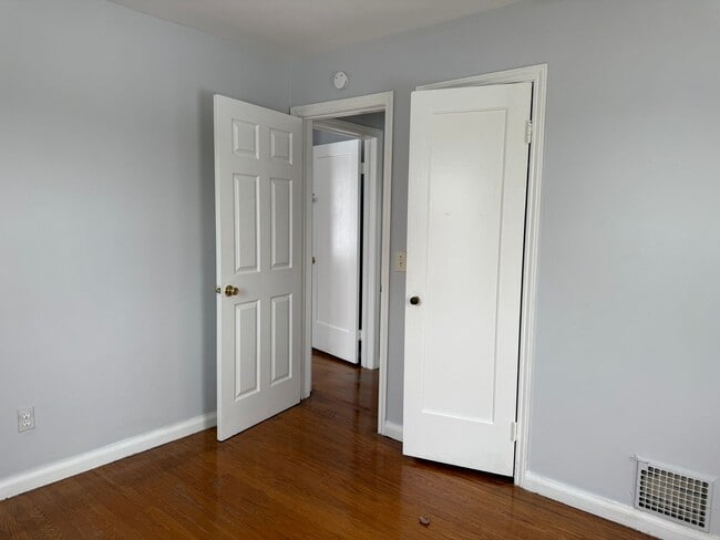 Building Photo - HOUSE CLOSE TO EVRYTHING YOU NEED.THIS HOME IS A MUST SEE!!!