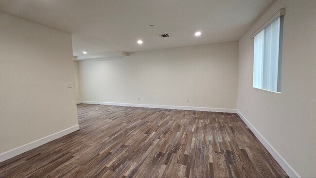 Building Photo - 23(1456,1458)