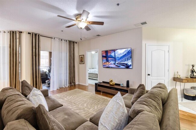 Building Photo - 4833 Cypress Woods Dr