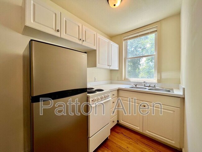 Building Photo - 43 Ravenscroft Dr