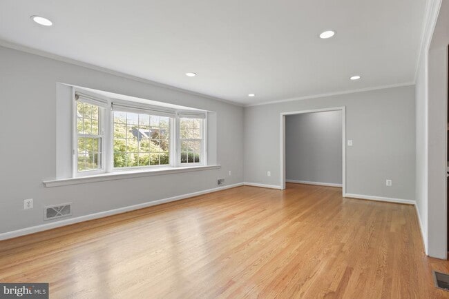 Building Photo - 6139 Tompkins Dr