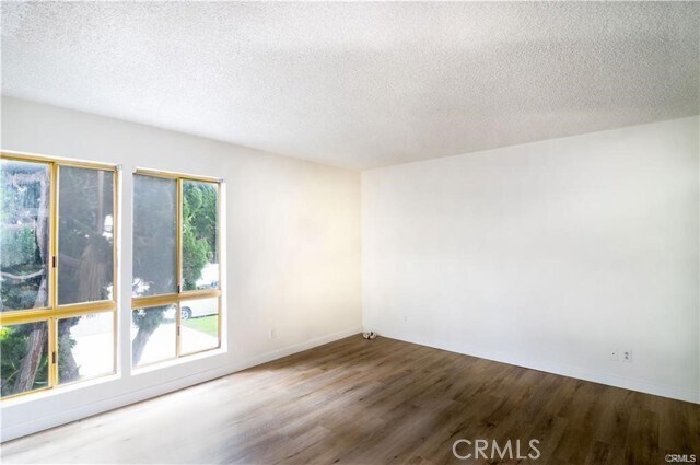 Building Photo - 1122 9th Ct