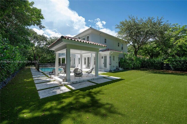 Building Photo - 680 Destacada Ave