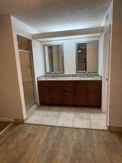 Building Photo - 423 4th Ln