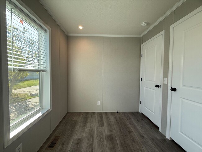 Building Photo - 29649 Cambridge Ct