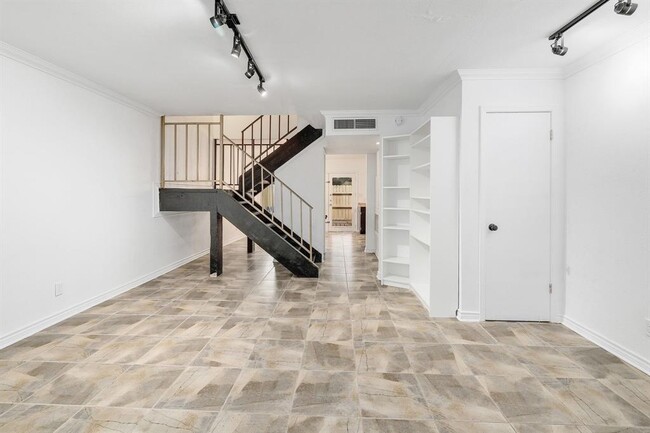 Building Photo - 9534 Quail Village Ln