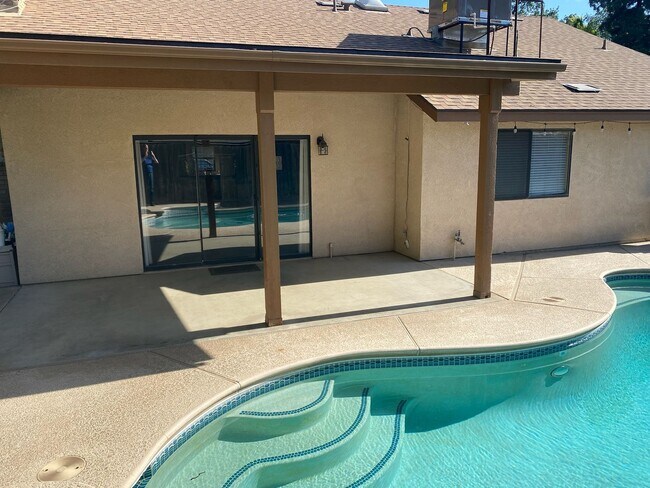 Building Photo - 5948 W Crowley Ave
