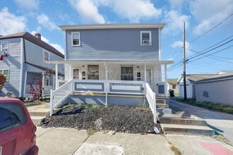 Building Photo - 1803 S 6th St