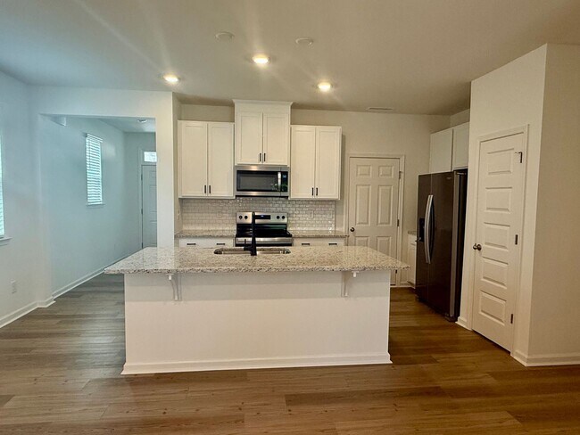 Building Photo - Three bedroom, 2.5 bath townhome in Mebane...