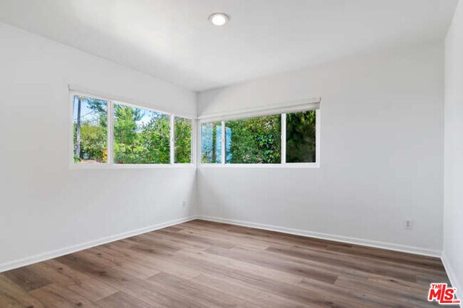 Building Photo - 3401 Alginet Dr