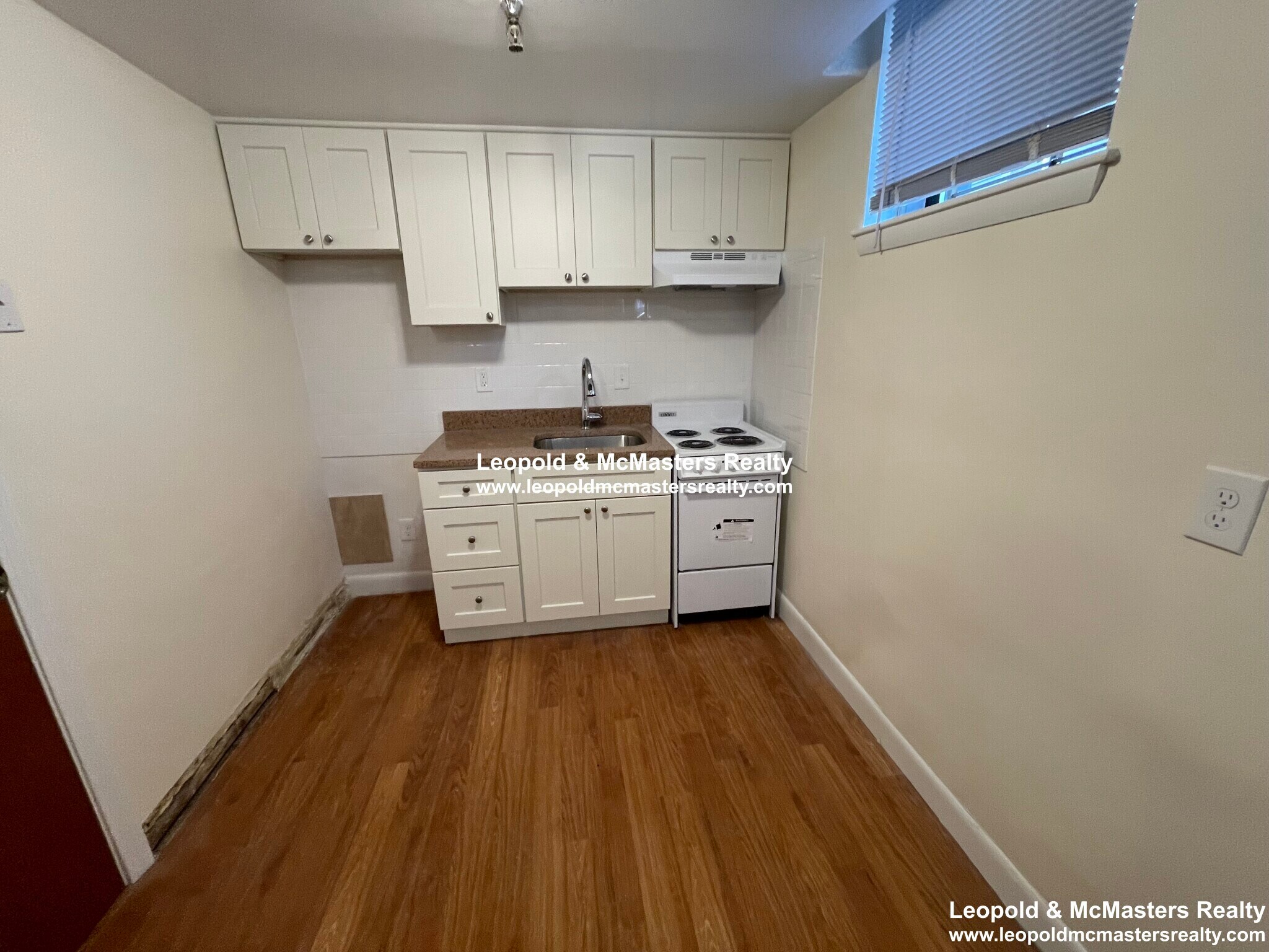 Building Photo - 74 Chester St