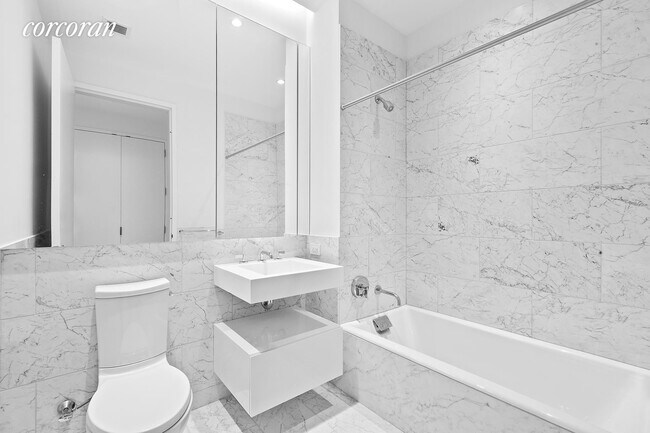 Building Photo - 15 W 61st St